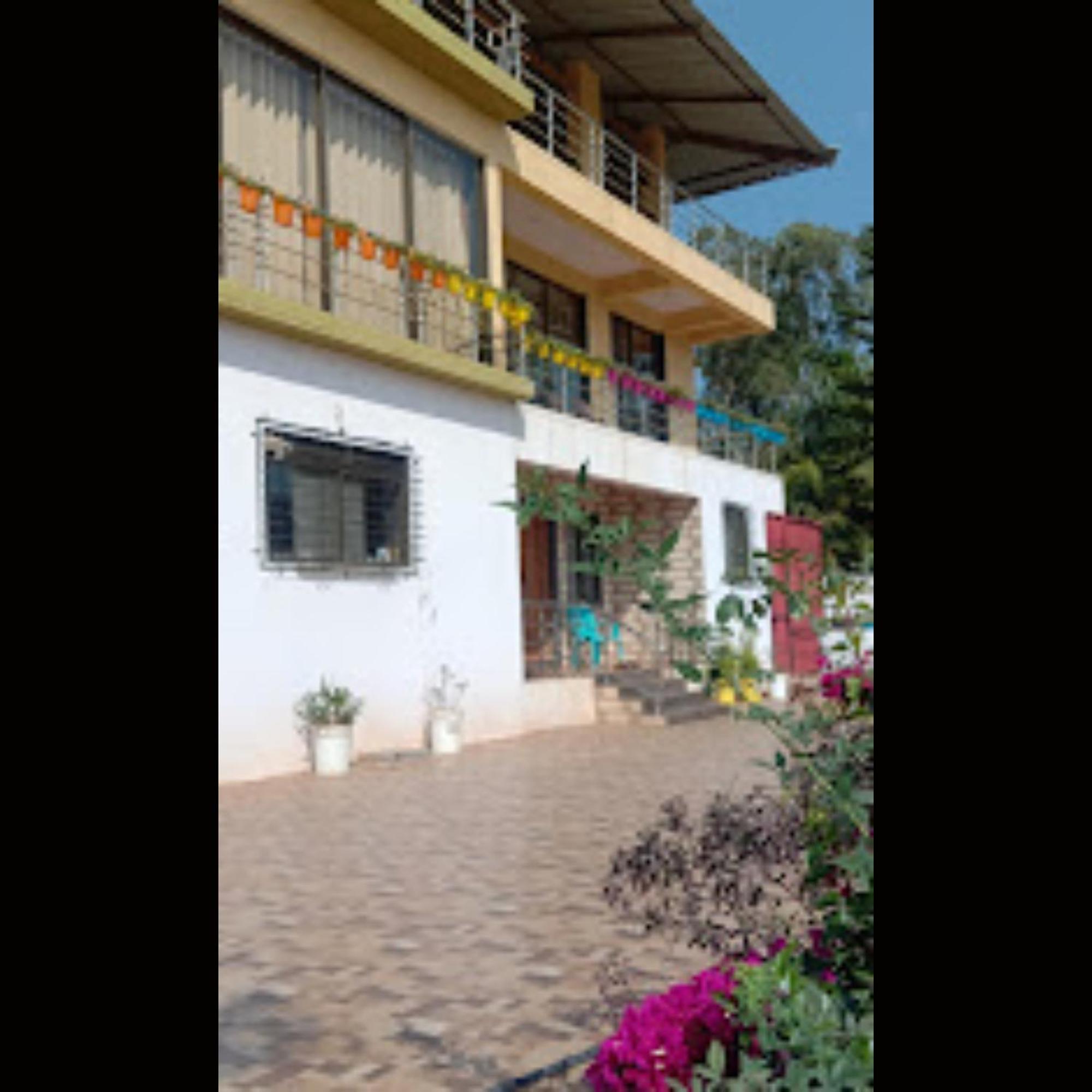 Strawberry County Hotel Panchgani Exterior photo